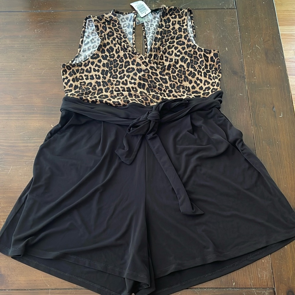 Torrid NWT Size 1  1X  14-16  Leopard Print With Black Romper with Tie